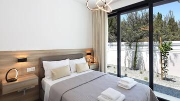 Deluxe Bungalow, Private Heated Pool | In-room safe, blackout drapes, iron/ironing board, free WiFi