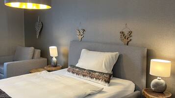 Comfort Single Room | Premium bedding, in-room safe, desk, blackout drapes