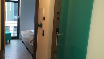 Standard-Apartment, 1 King-Bett und Schlafsofa | Allergikerbettwaren, Zimmersafe, Schreibtisch, schallisolierte Zimmer