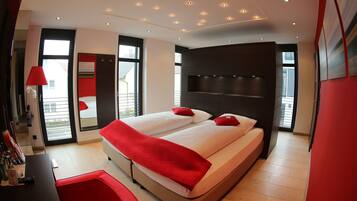 Suíte lua de mel, 1 cama de casal | Roupas de cama antialérgicas, cofres nos quartos, escrivaninha