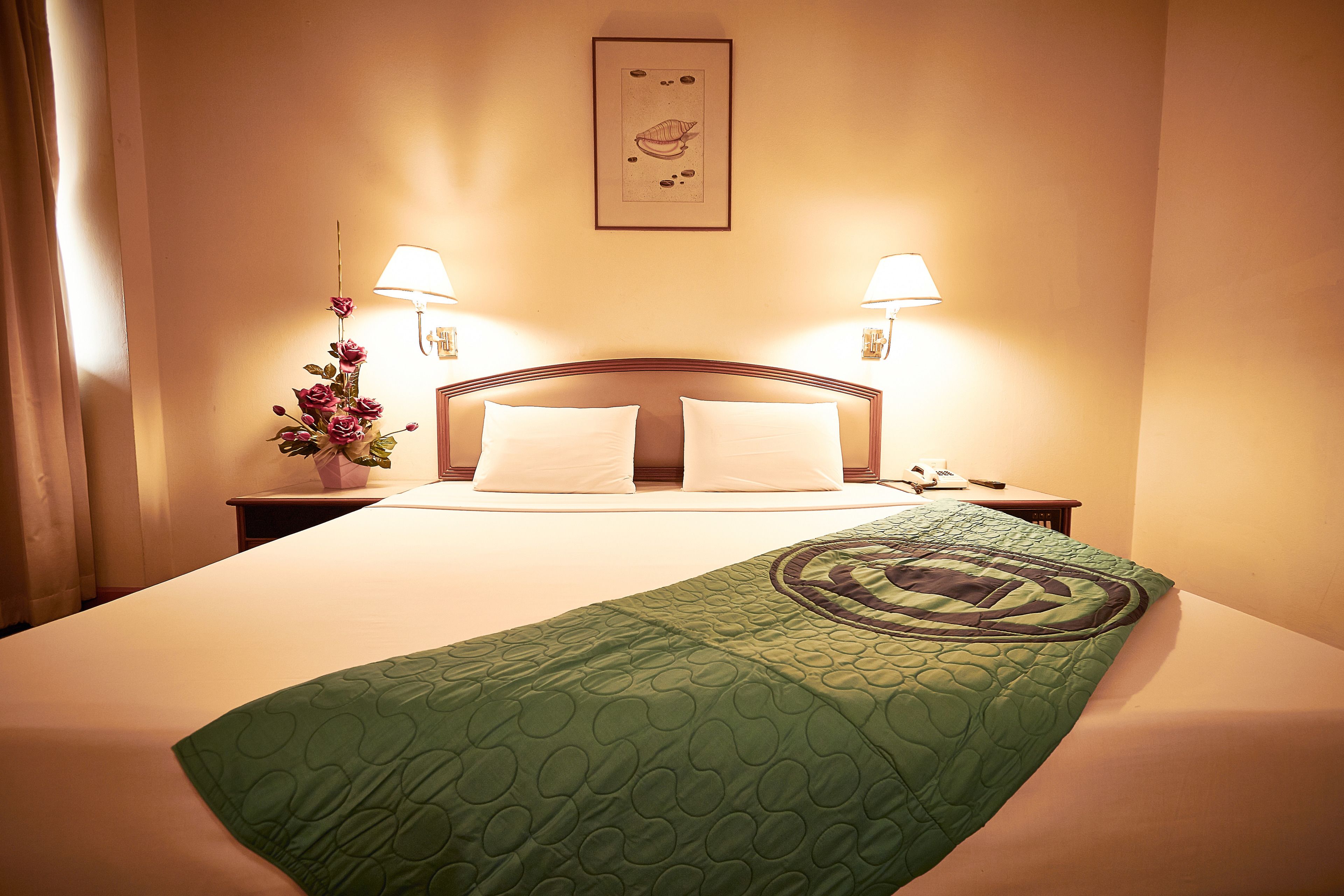 Deluxe Double Room | In-room safe, desk, soundproofing, free WiFi