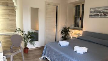 Classic Double Room | Soundproofing, free WiFi, bed sheets