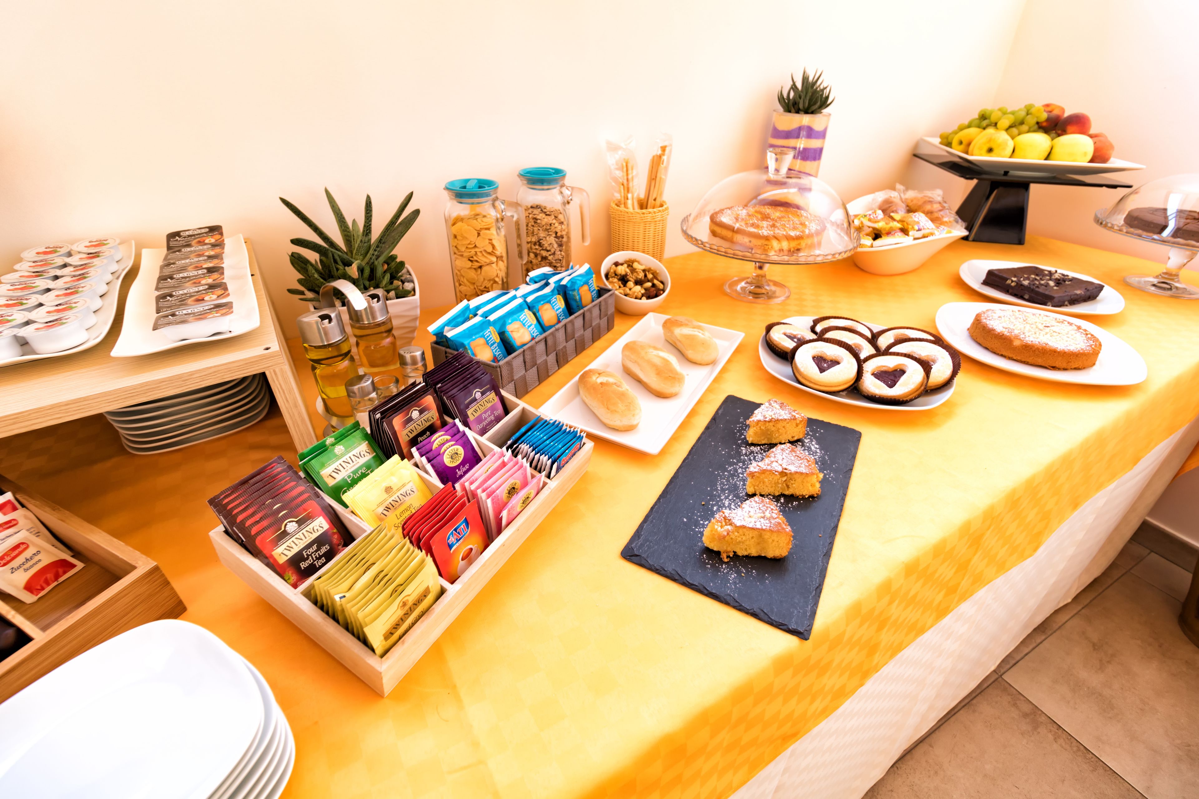 Petit déjeuner buffet servi tous les jours en supplément