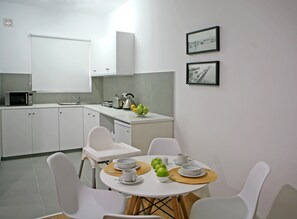Coffee/tea maker, electric kettle - Corina Suites and Apartments (Limassol)