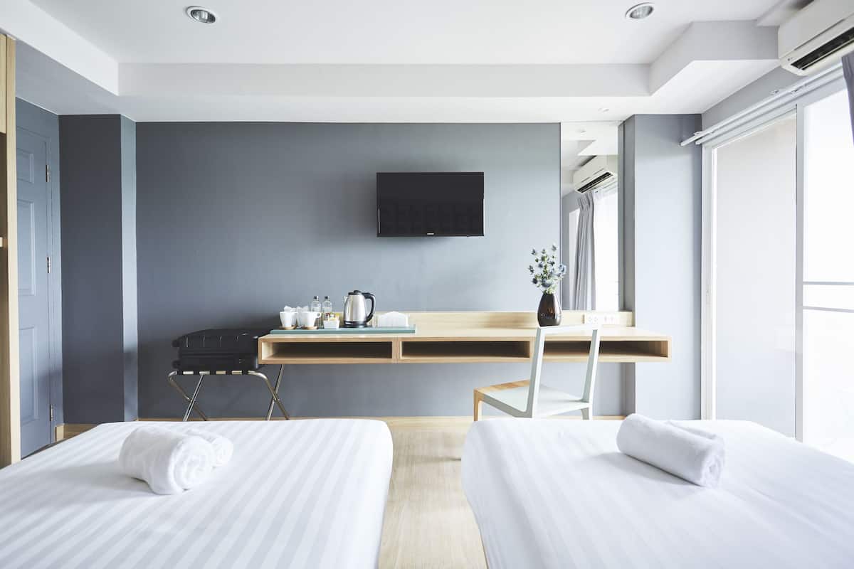 Superior kamer, 1 twee- of 2 eenpersoonsbedden | Een minibar, een kluis op de kamer, een bureau, gratis wifi