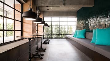 Superior Double Room, 1 Bedroom | Lobby sitting area