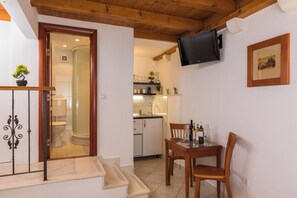 Studio (Apartments Ivana Old Town - Studio (2) | Dining room