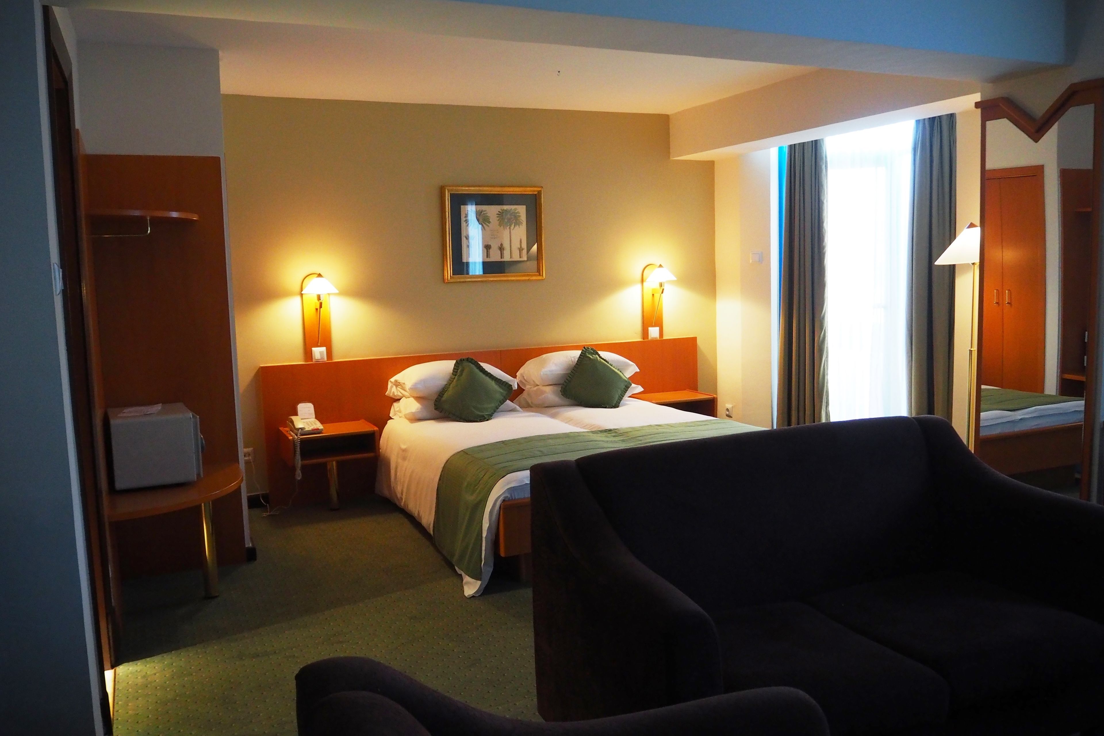 Junior Suite, Lakeside | Egyptian cotton sheets, premium bedding, pillowtop beds, minibar