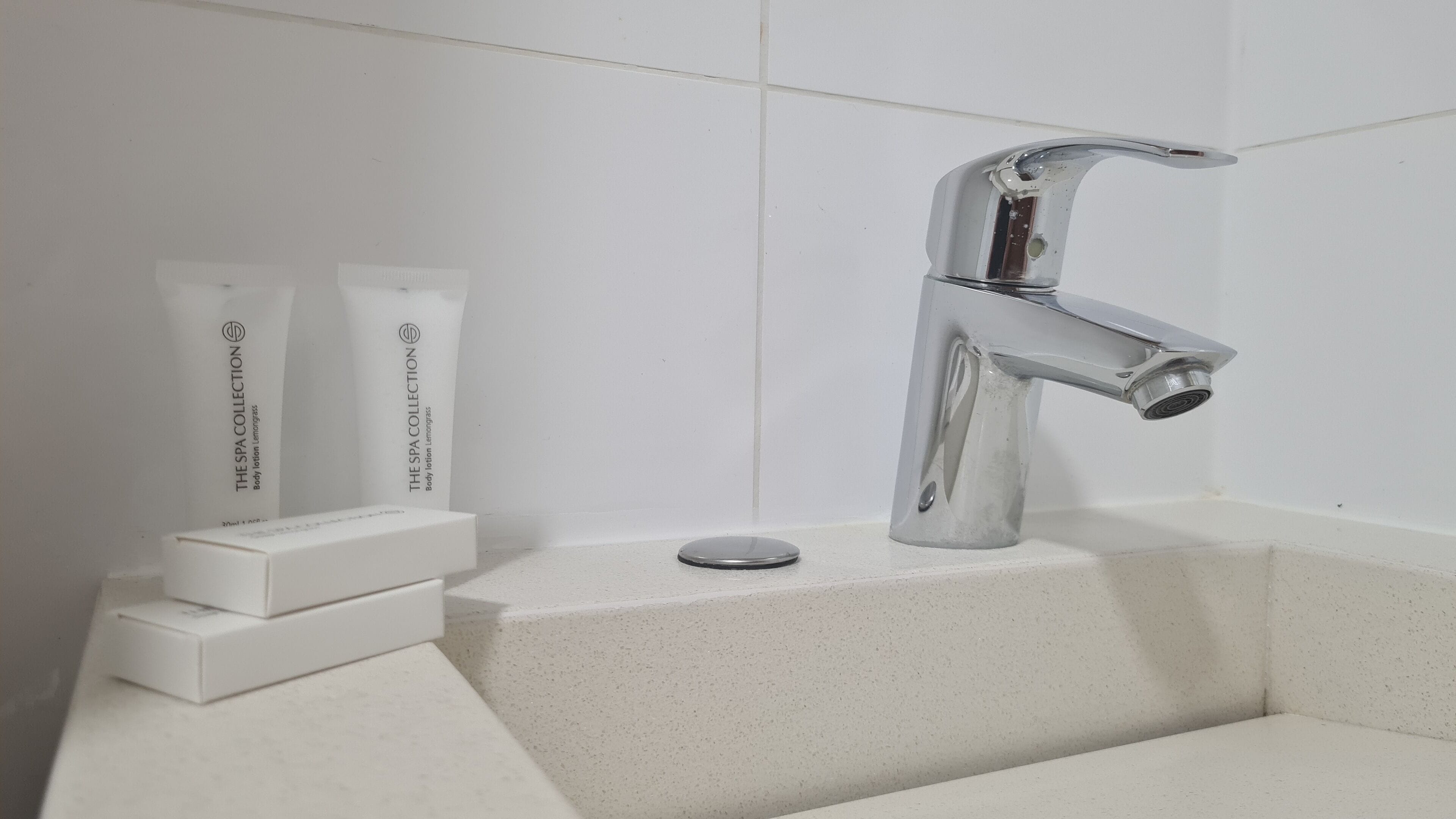 shower, free toiletries, towels