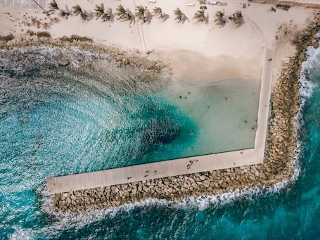 Una playa cerca