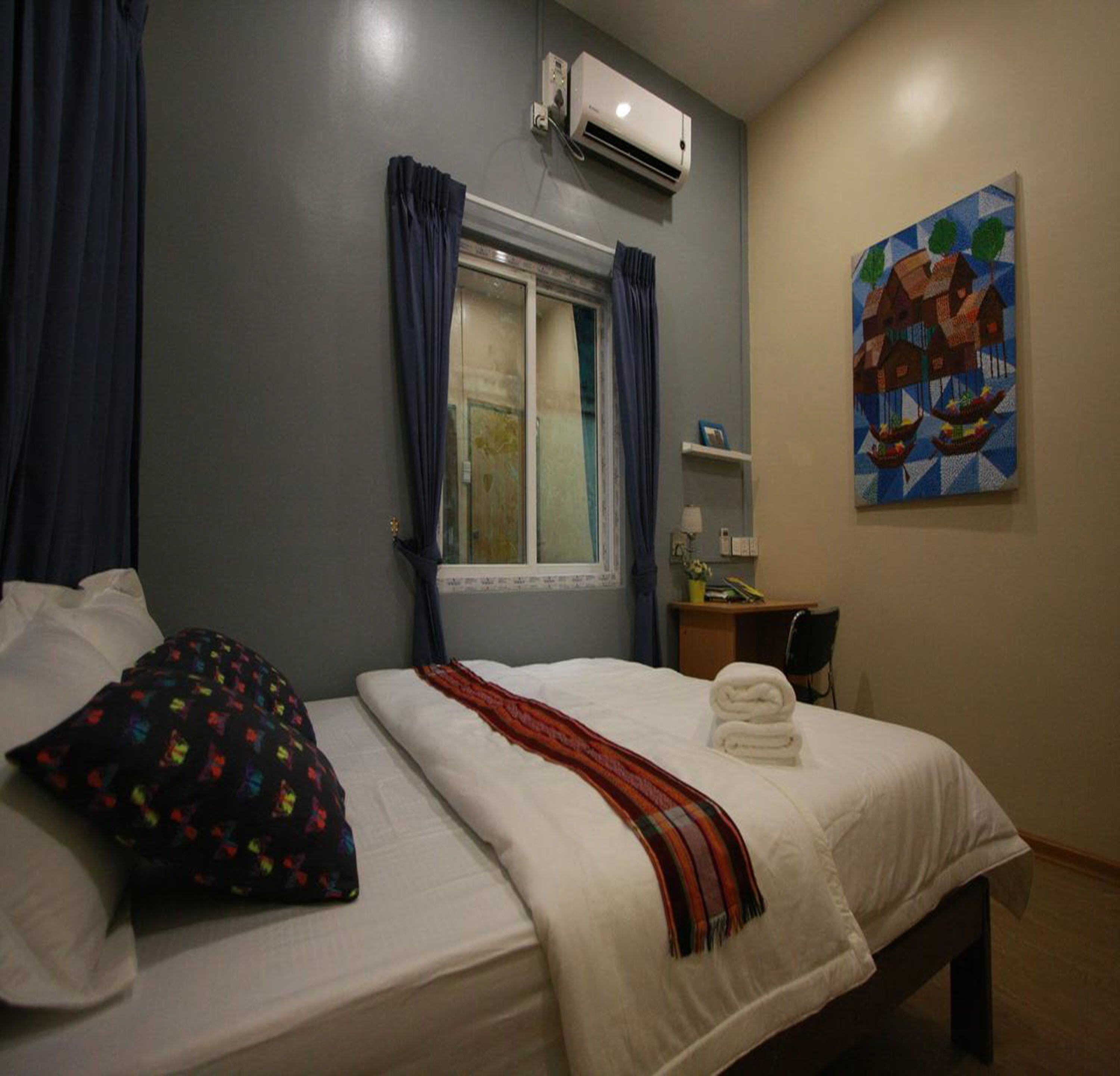 basic double room, 1 bedroom | egyptian cotton sheets, premium bedding, pillow-top beds, desk