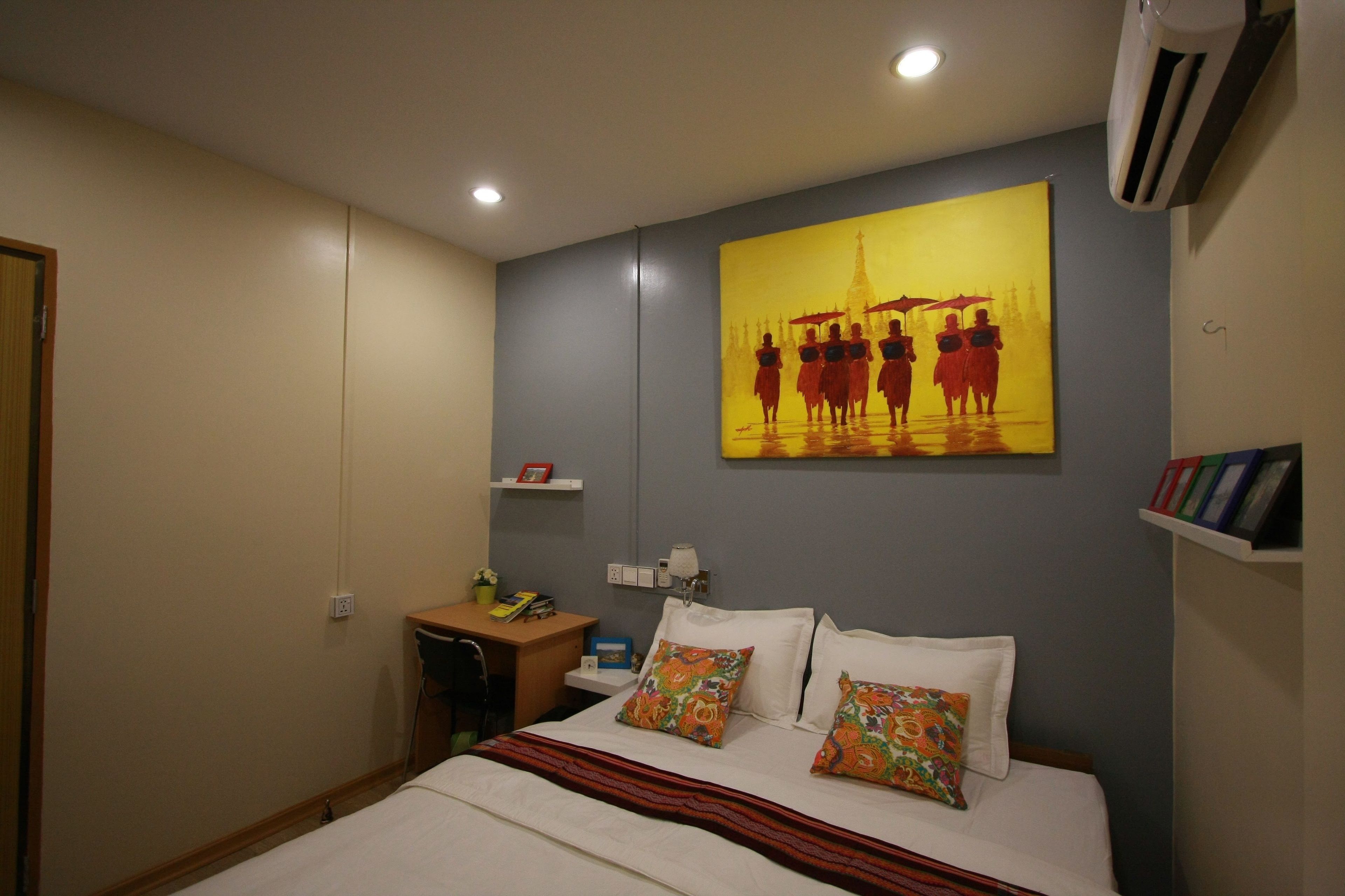 egyptian cotton sheets, premium bedding, pillow-top beds, desk