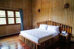 Duschwanne, Regendusche, kostenlose Toilettenartikel, Haartrockner