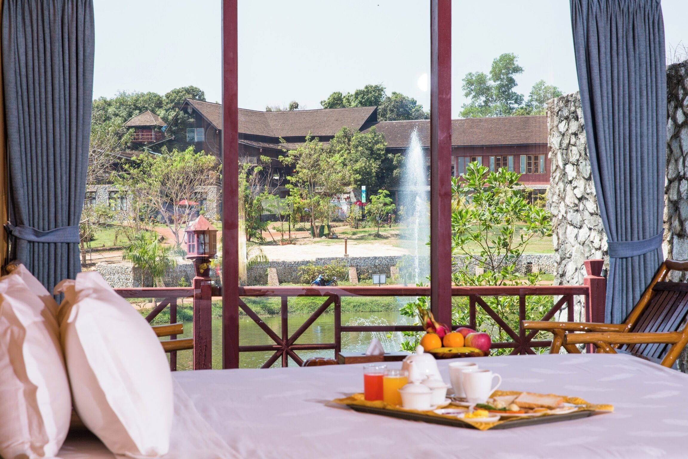 Minibar, desk, blackout curtains, rollaway beds