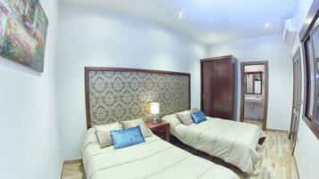 Verduisterende gordijnen, geluiddichte muren, extra bedden (toeslag)