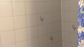 Badkar/dusch, hÄrtork och handdukar