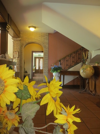 Recepción. Hotel Girasole