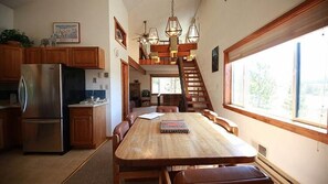 Condo, 4 Bedrooms | In-room dining