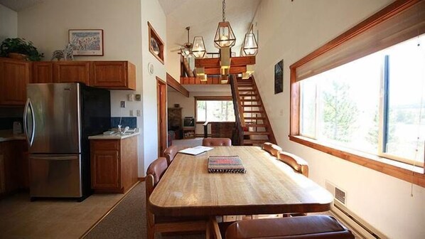 Condo, 4 Bedrooms | In-room dining - Solar Palace (Fraser)