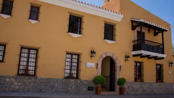 Fachada de la propiedad