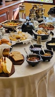 Café da manhã com buffet grátis