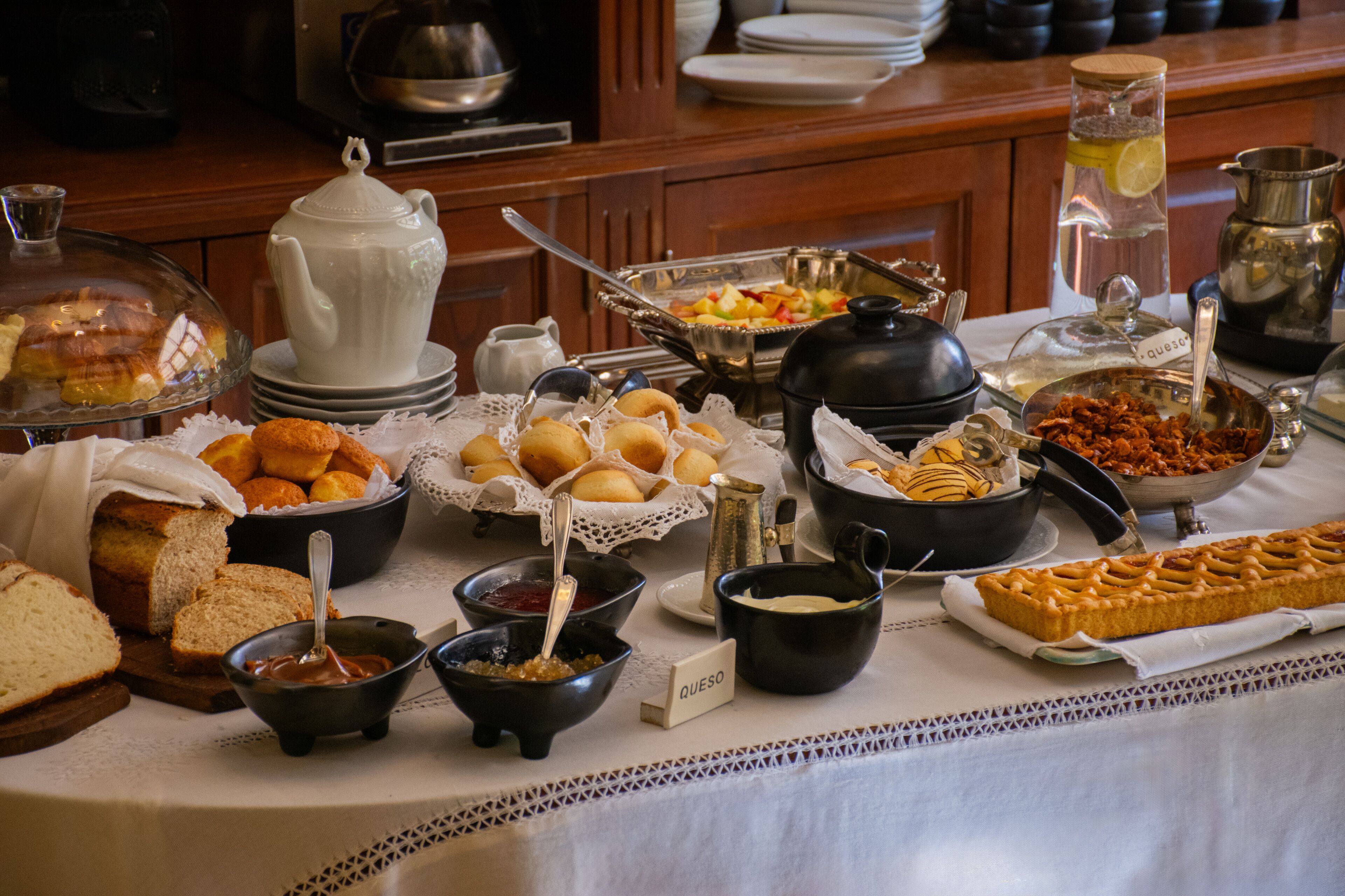 free buffet breakfast