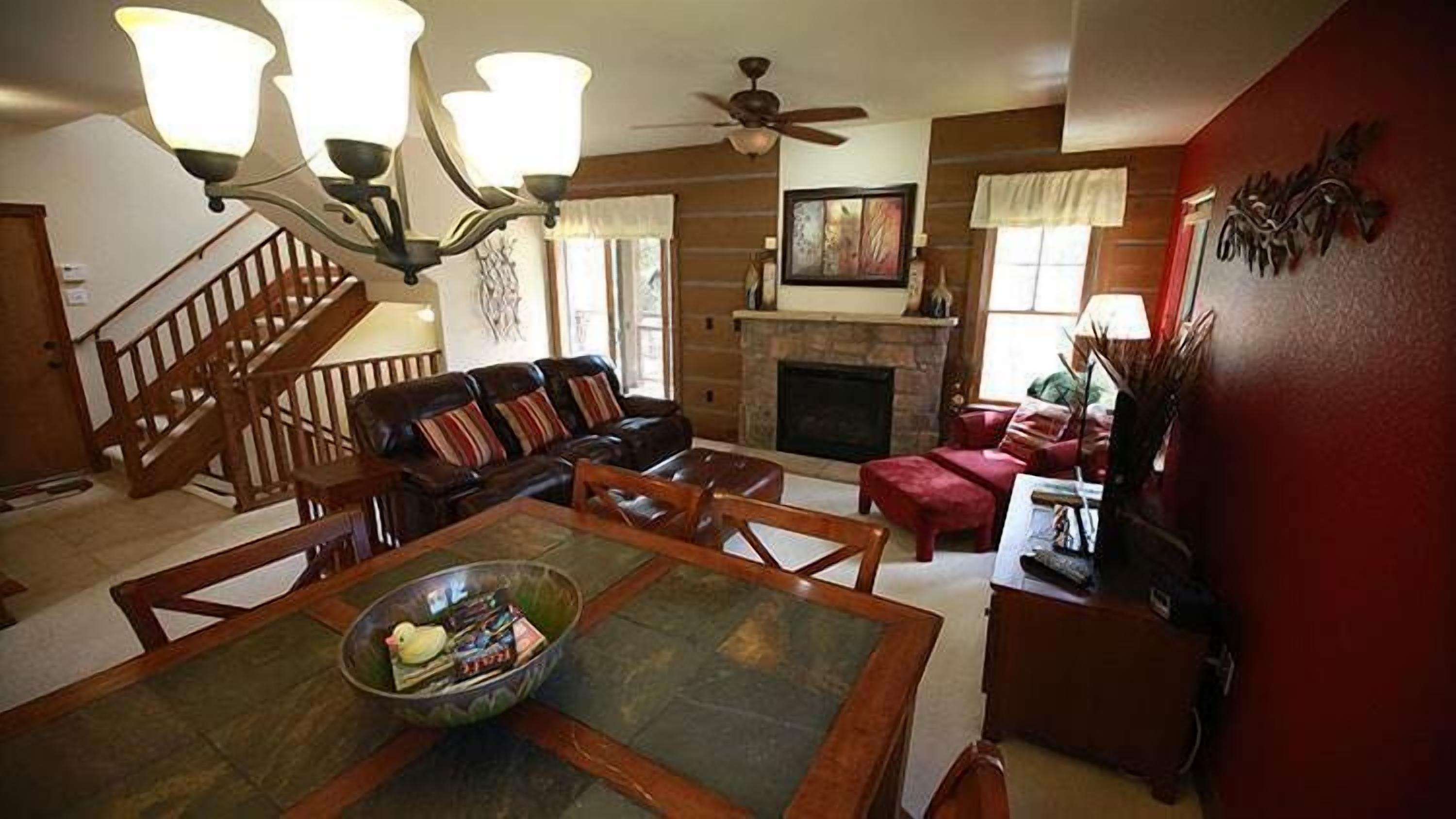 Condo, 3 Bedrooms | In-room dining