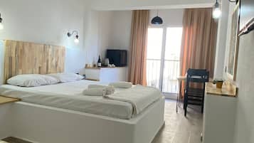 Comfort Room | 1 bedroom, iron/ironing board, free WiFi, bed sheets