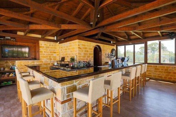 Bar (en la propiedad)