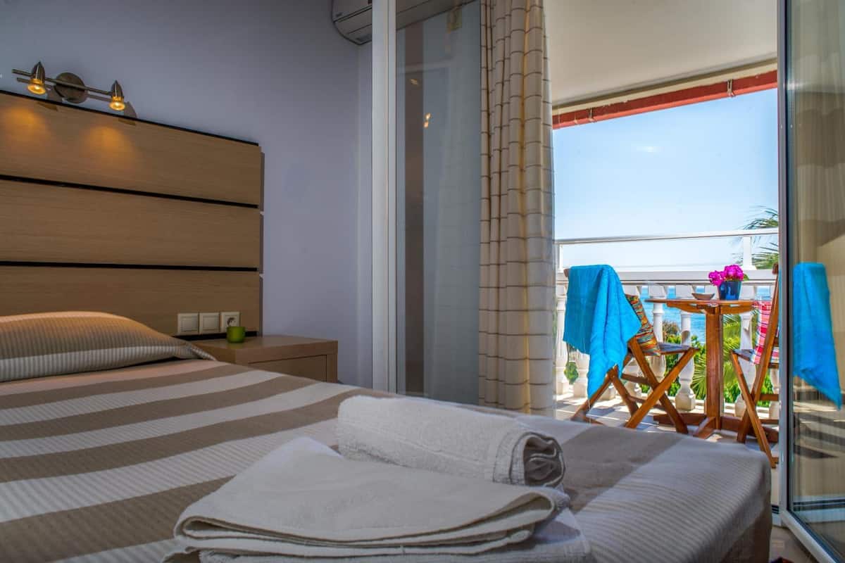 minibar, in-room safe, desk, soundproofing