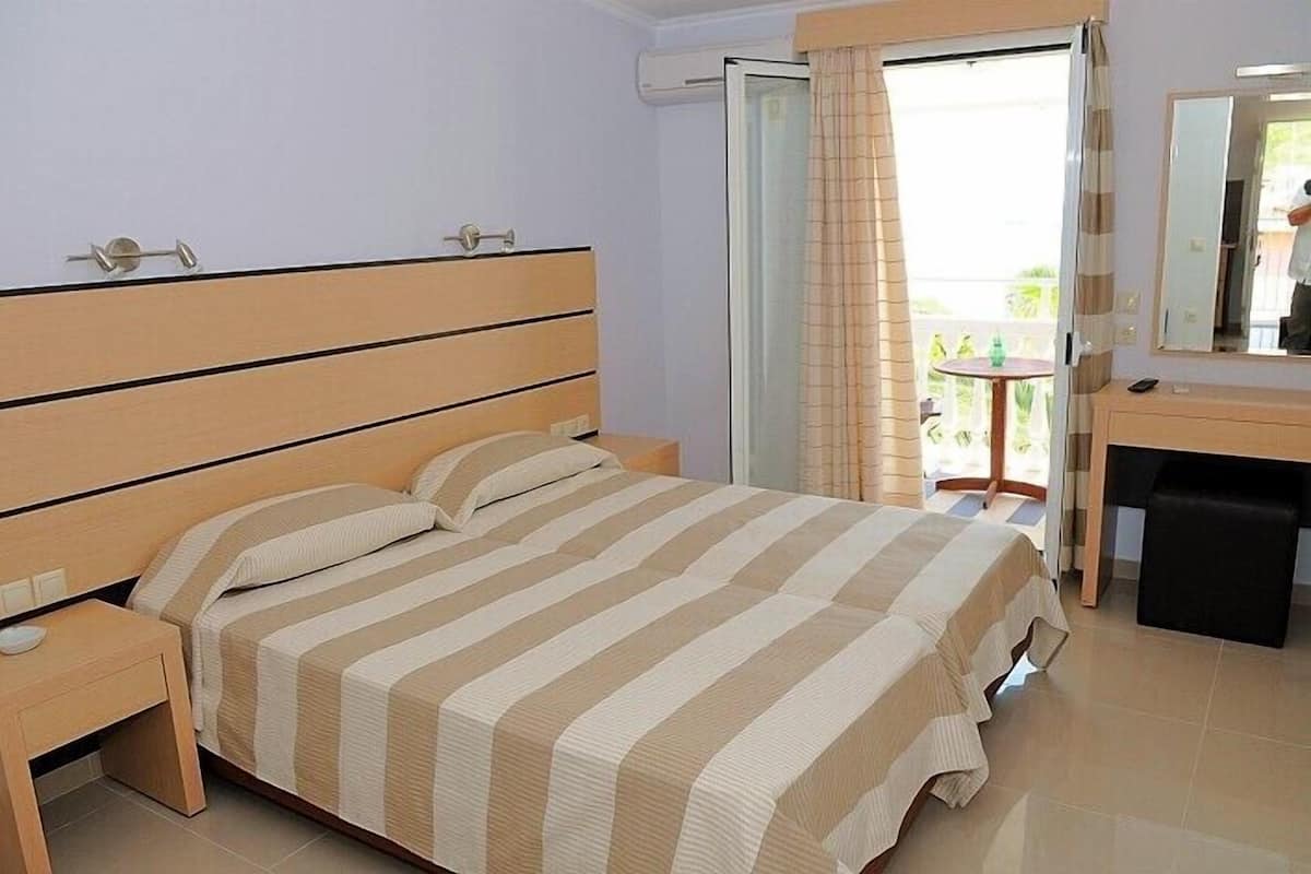1 bedroom, minibar, in-room safe, desk