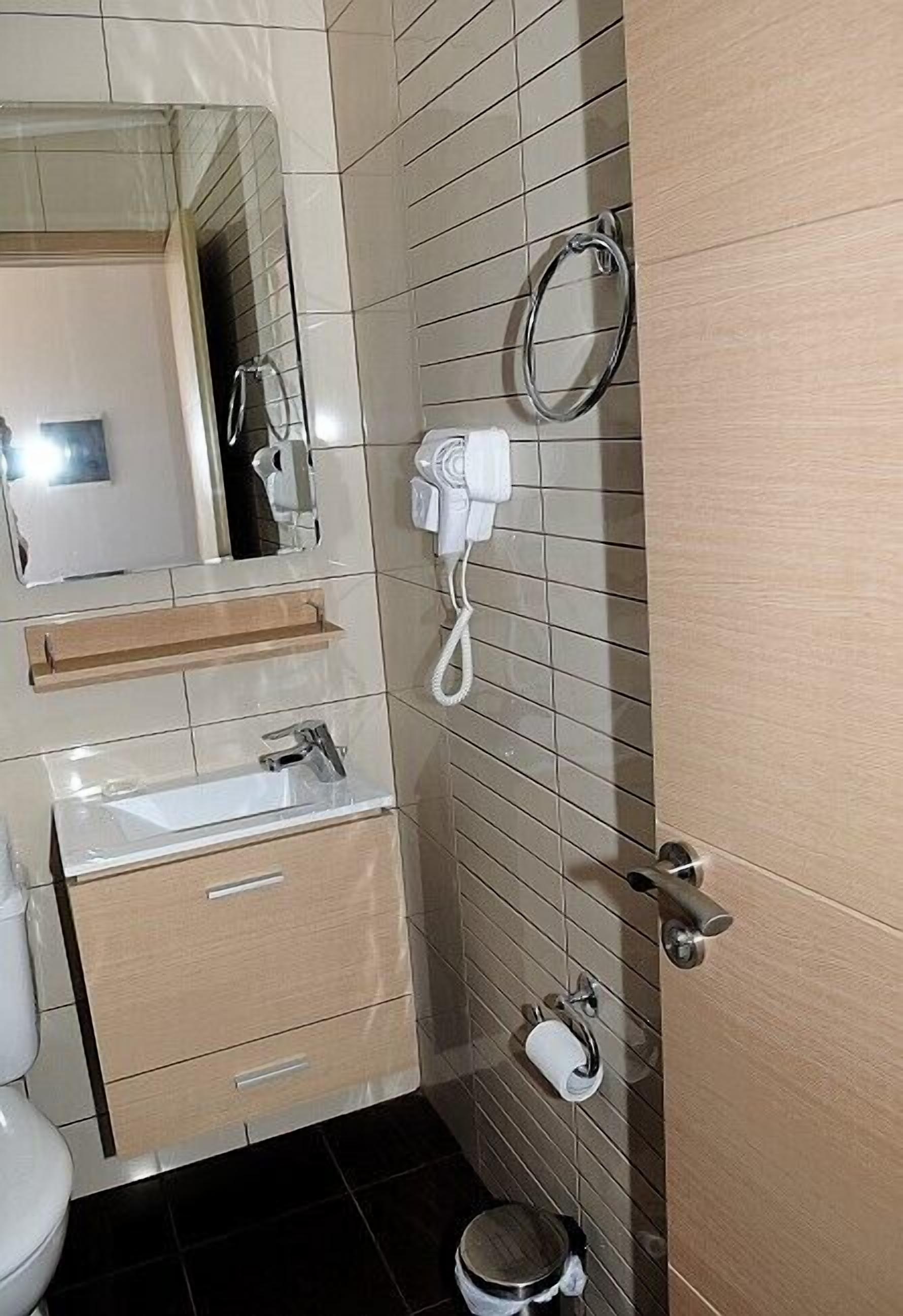 apartment, 1 bedroom (pax 2) | bathroom sink