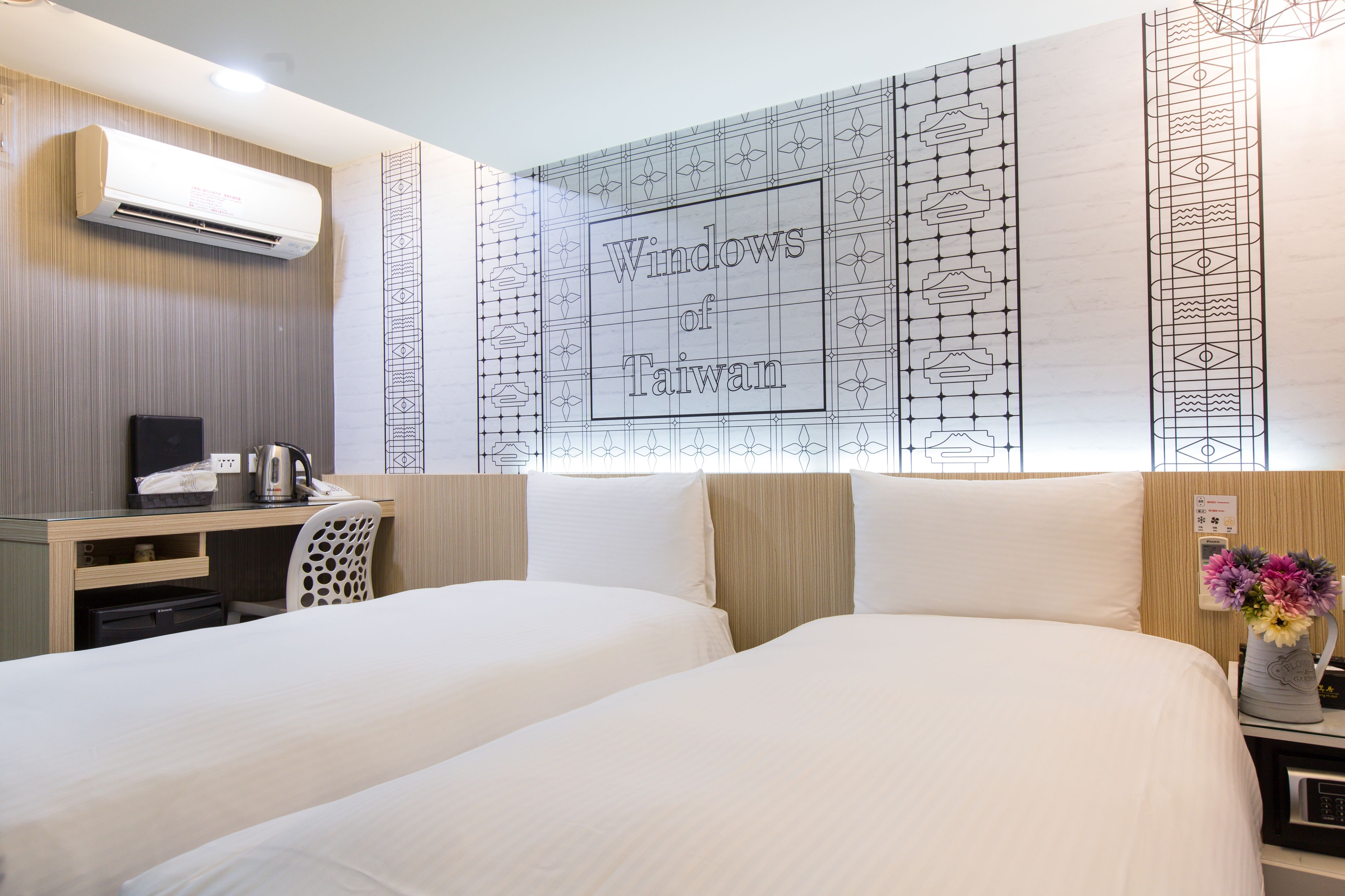 luxury room, no windows | premium bedding, in-room safe, desk, free wifi