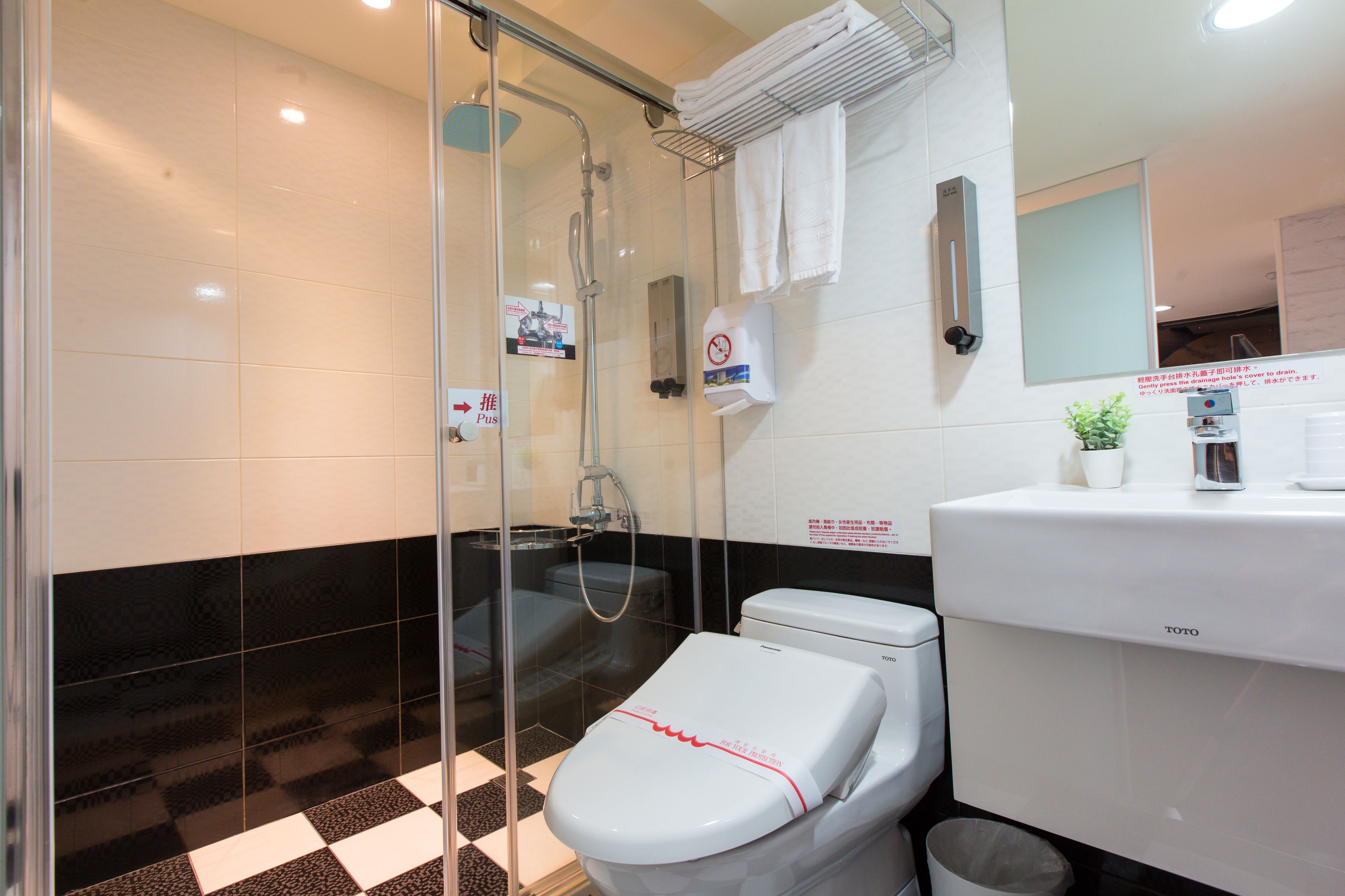 economy room | room amenity