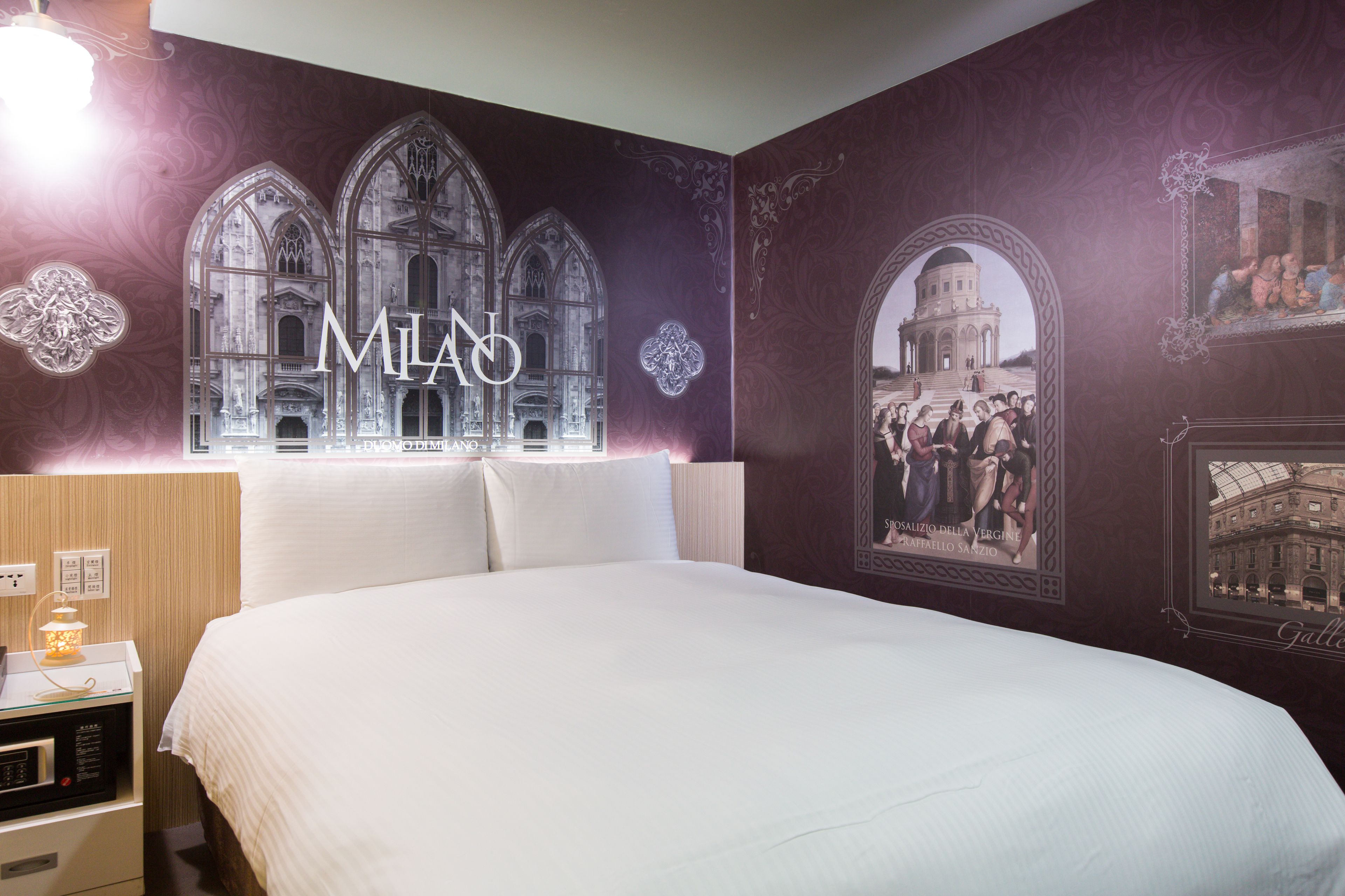 premium bedding, in-room safe, desk, free wifi