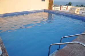 Indoor pool - Hotel Naren Palace (Puri)