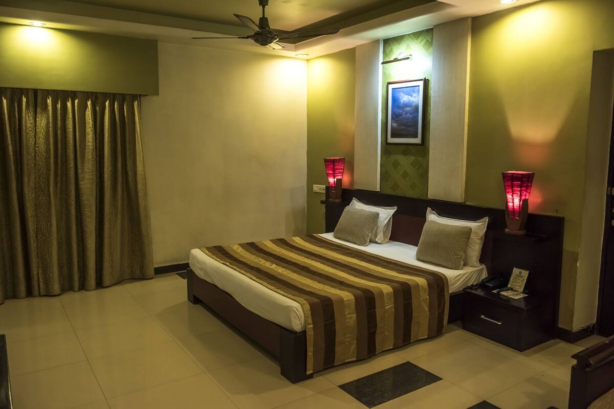 Super Deluxe Double | 1 bedroom, premium bedding, minibar, in-room safe
