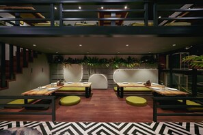 Restaurant - Hotel Yog Vashishth (Yamkeshwar)