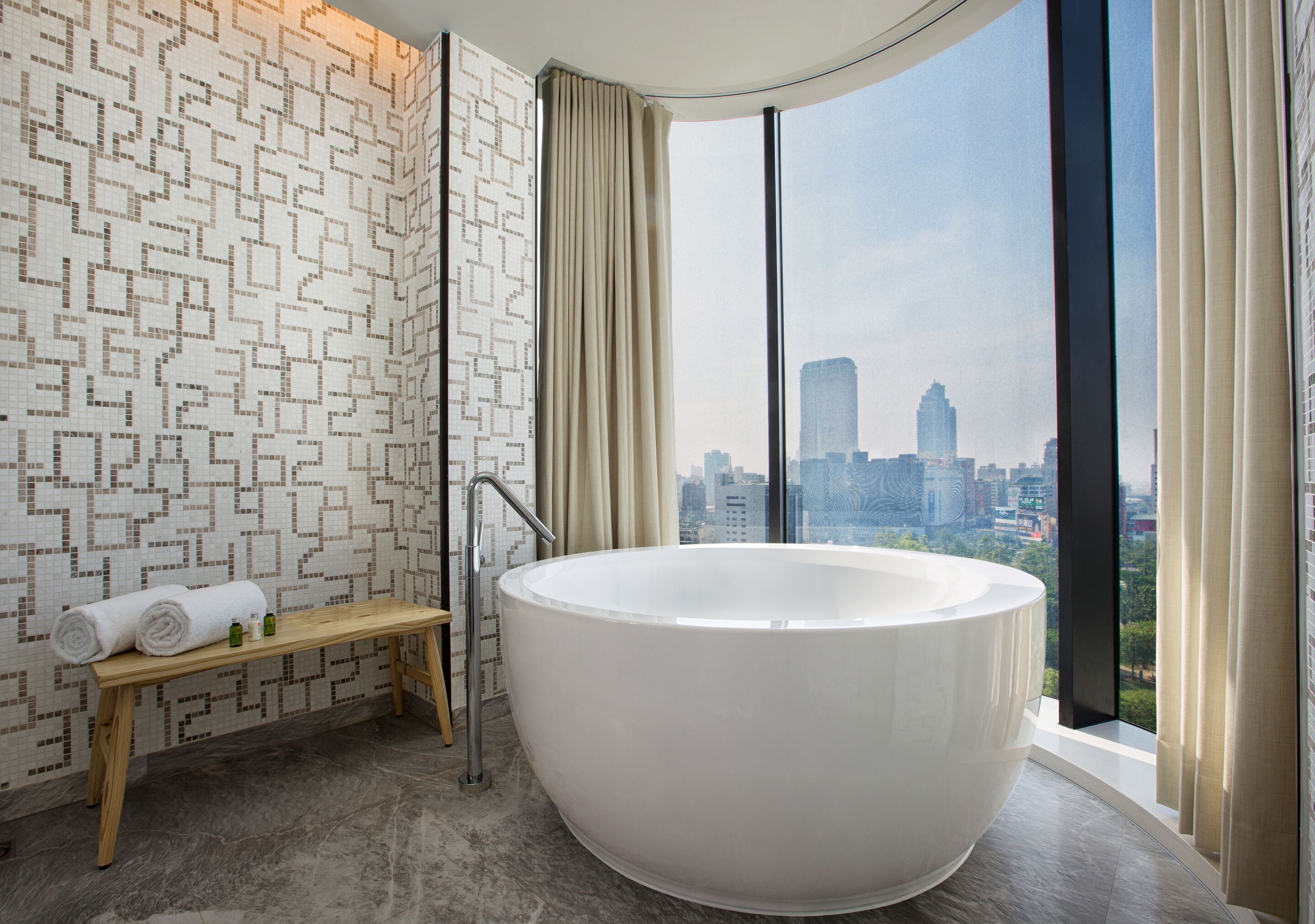 suite, 1 bedroom, park view (dining) | deep-soaking bathtub