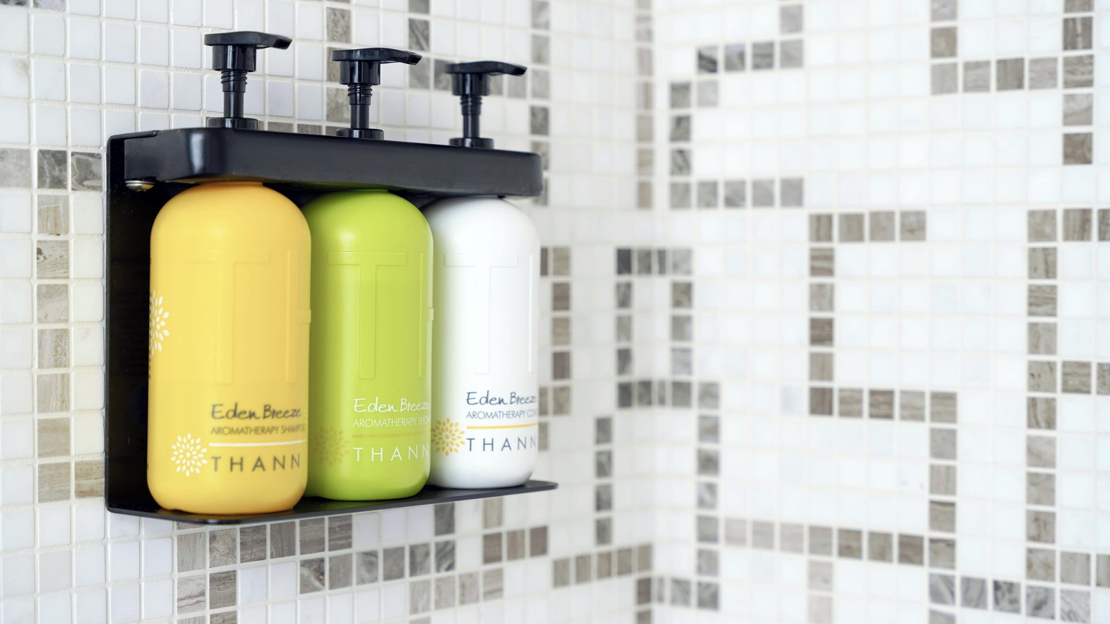 suite, 1 bedroom, park view (dining) | bathroom | eco-friendly toiletries, hair dryer, bathrobes, slippers