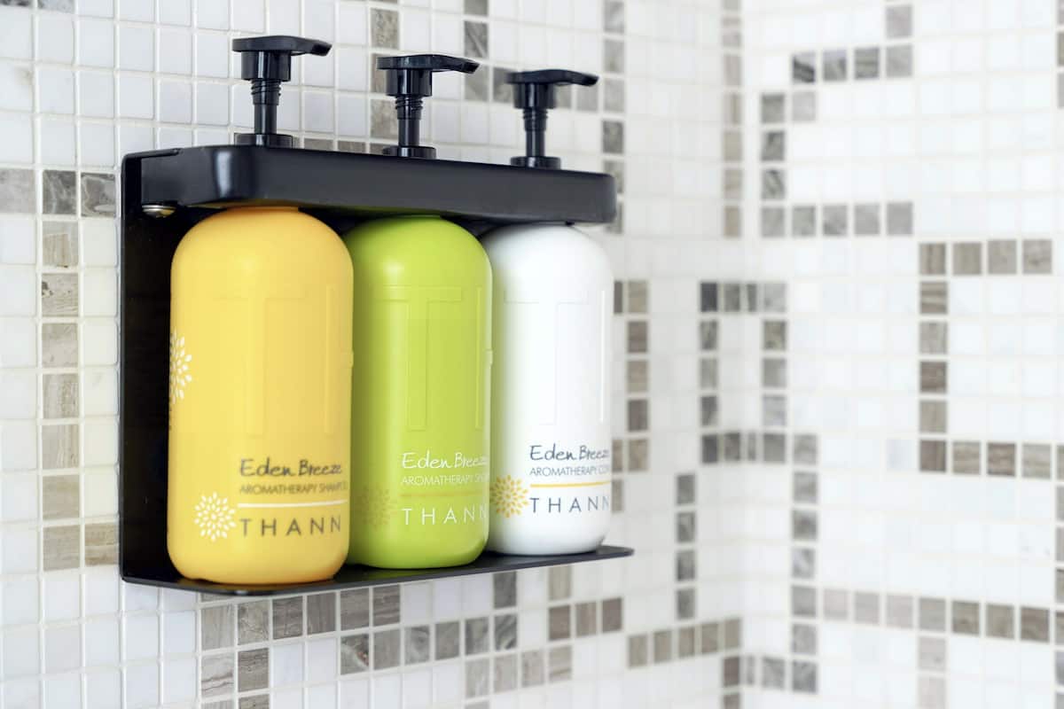 suite, 1 bedroom, park view (dining) | bathroom | eco-friendly toiletries, hair dryer, bathrobes, slippers