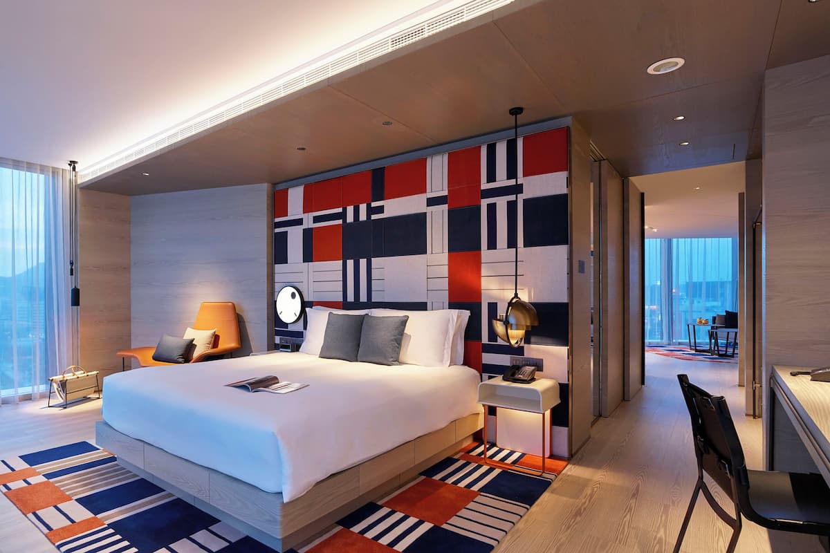 suite, 1 bedroom, park view (dining) | 1 bedroom, hypo-allergenic bedding, down duvets, minibar