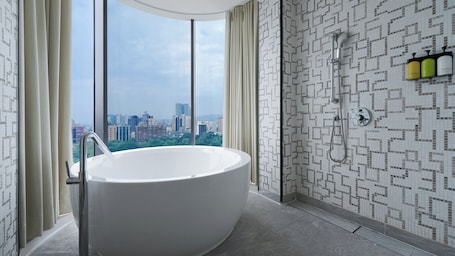 Suite, 1 Bedroom, Park View (Dining) | Bathroom | Eco-friendly toiletries, hair dryer, bathrobes, slippers. Hotel Indigo Kaohsiung Central Park by IHG