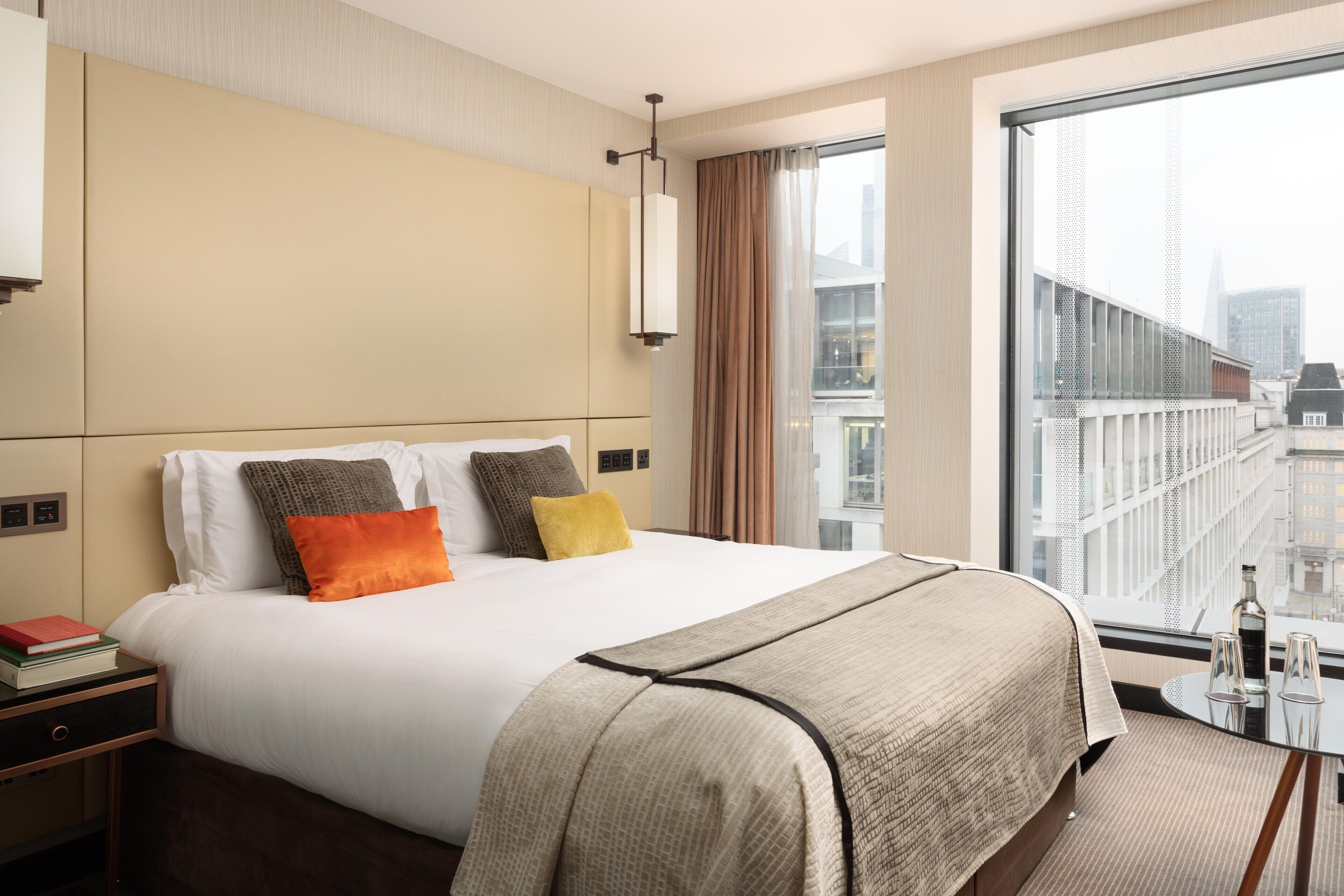 Family Suite | Minibar, in-room safe, desk, laptop workspace