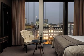 Iconic Executive Room - Montcalm Royal London House, London City (London)
