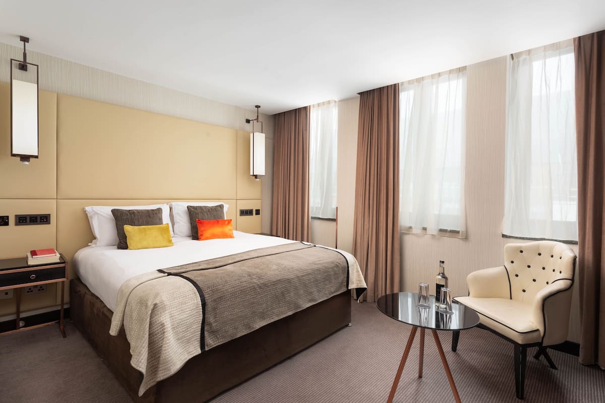 Deluxe-Doppel- oder -Zweibettzimmer | 1 Schlafzimmer, Minibar, Zimmersafe, Schreibtisch