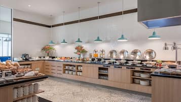 Daily buffet breakfast (PHP 880 per person)