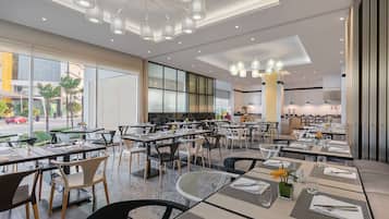 Se sirven desayunos, comidas y cenas