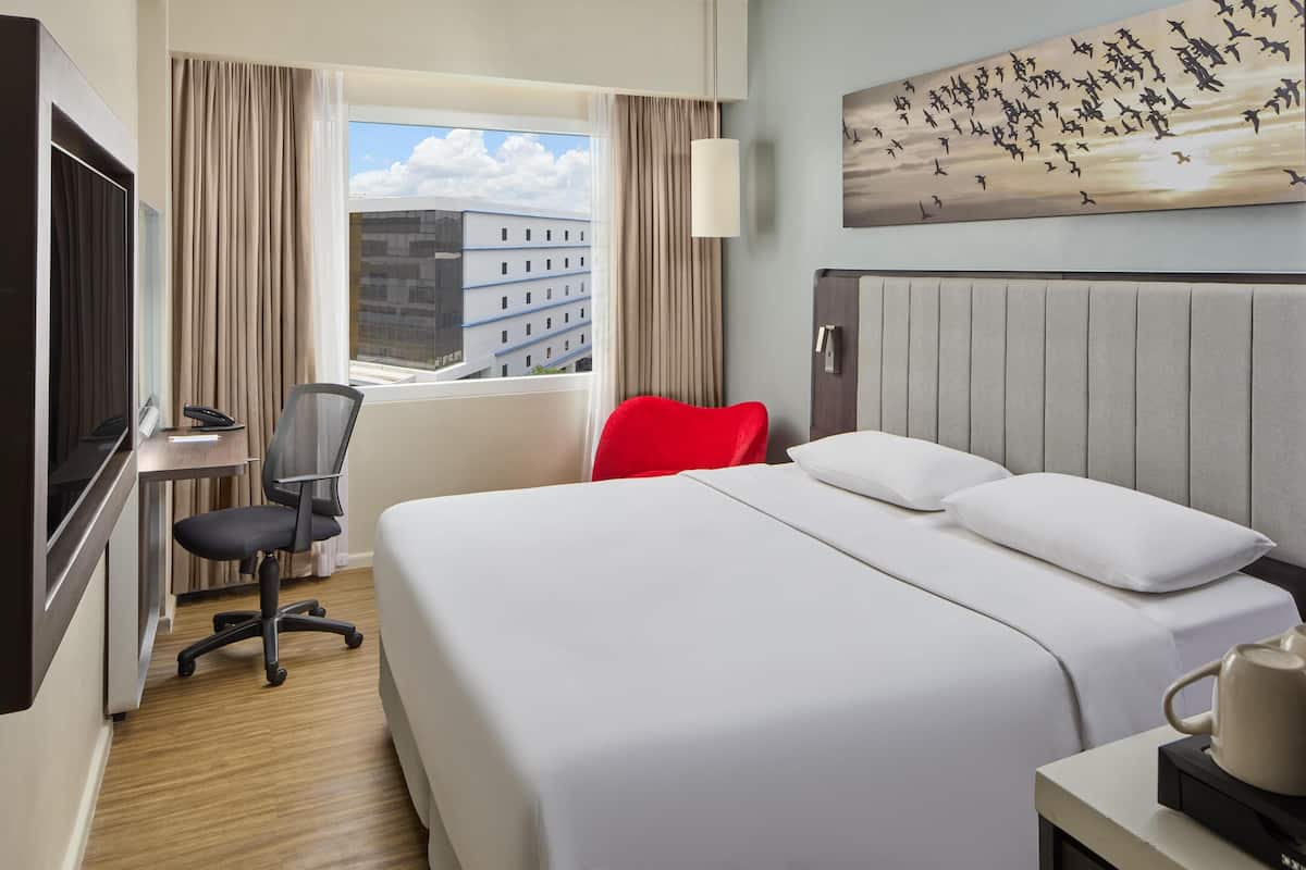 Chambre Standard | Coffre-fort, bureau, espace de travail pour ordinateurs portables
