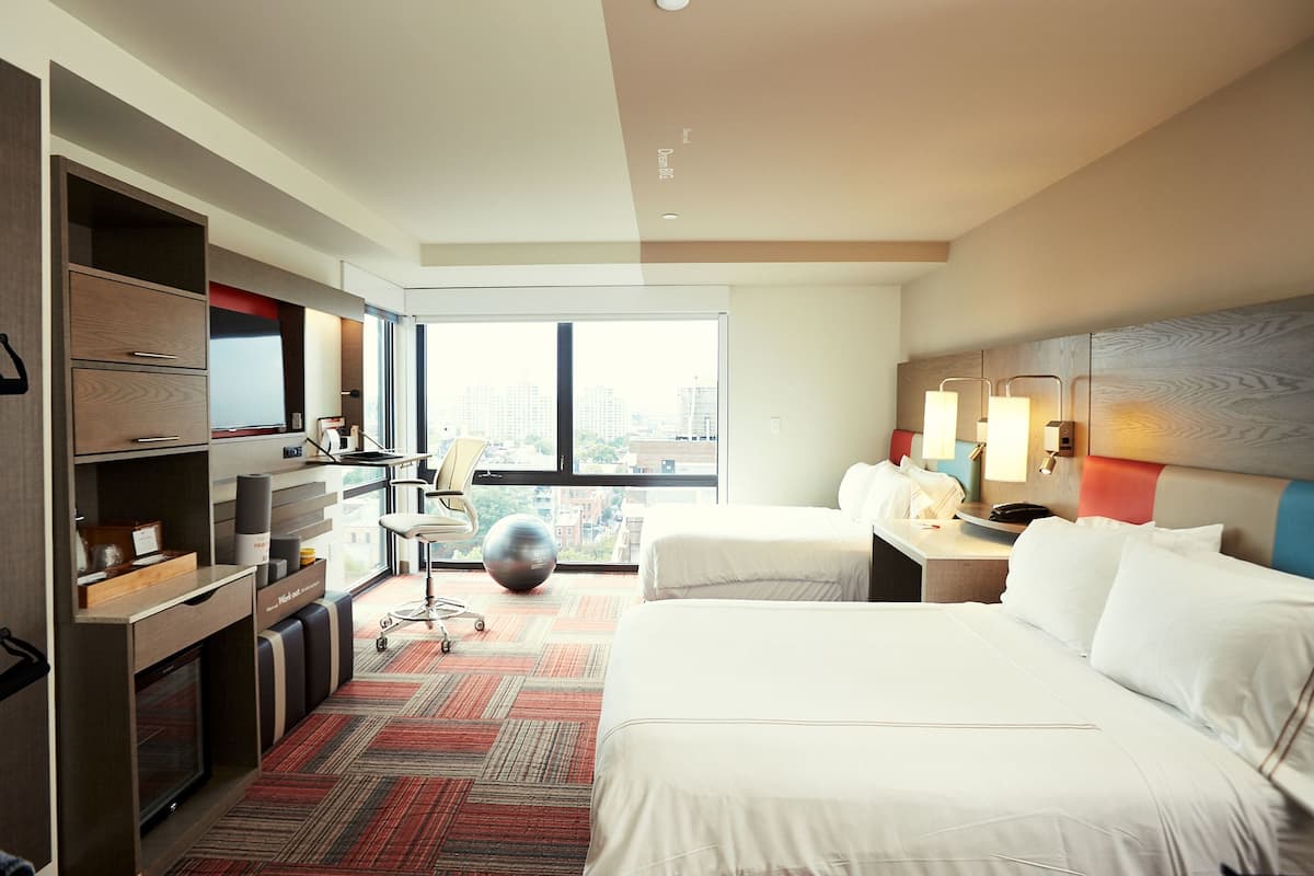 1 quarto, roupas de cama premium, cofres nos quartos, escrivaninha